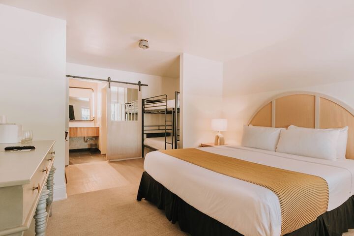Room 20 of 37