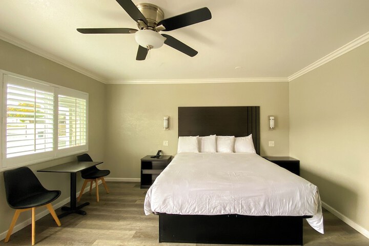 Room 30 of 49