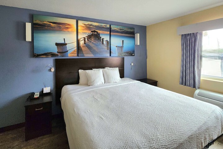 Room 16 of 42