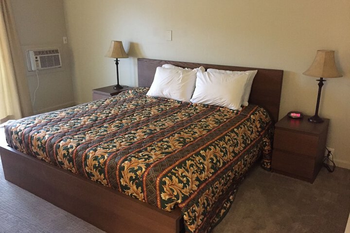 Holiday Lodge