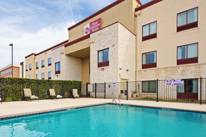 Pool 4 of 26
