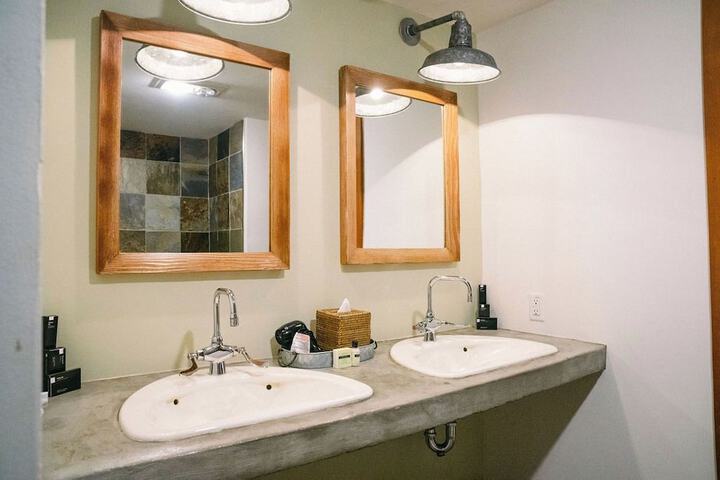 Room 20 of 127