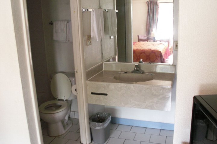 Room 12 of 16