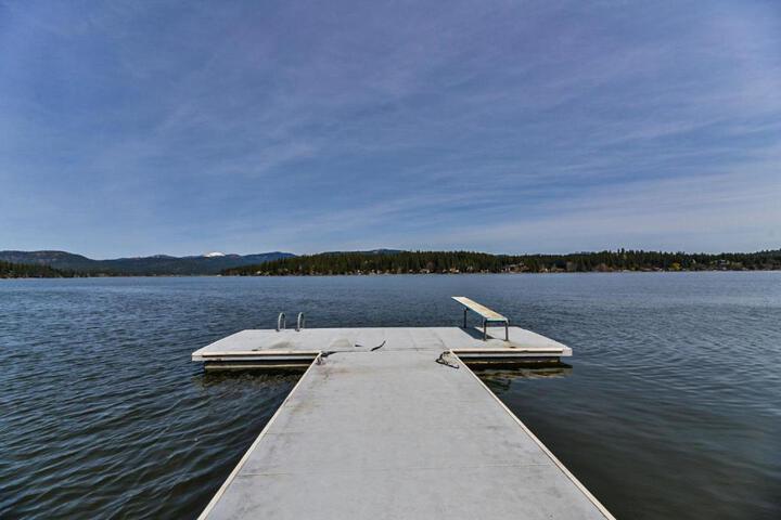 Lakefront Honeymoon Bay Studio Cottage
