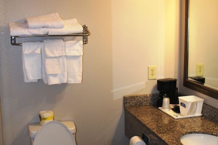 Room 34 of 47