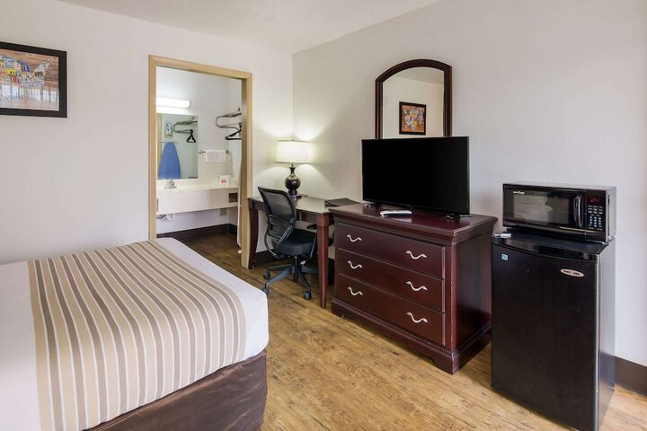 Room 26 of 34