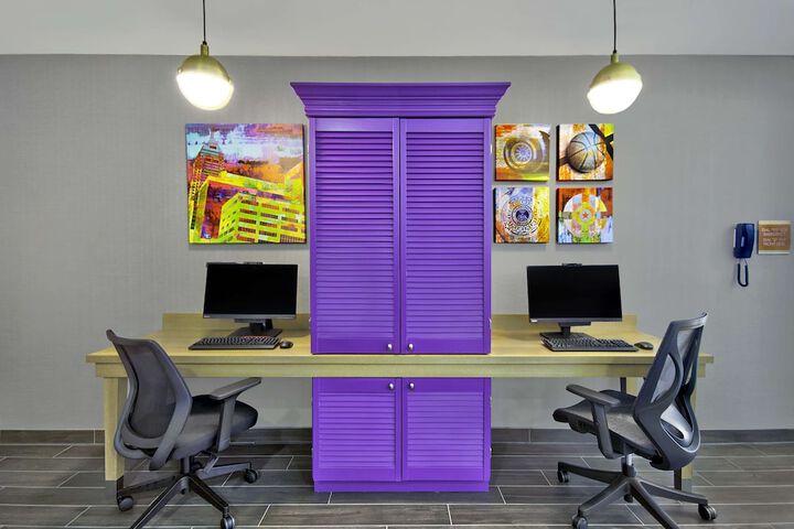 Business Center 45 of 45