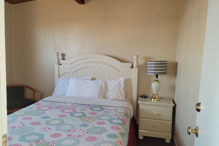 Room 44 of 120