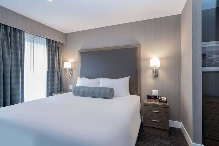 Sandman Signature St. Johns Hotel