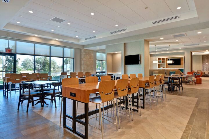 Home2 Suites by Hilton Orlando at Flamingo Crossings