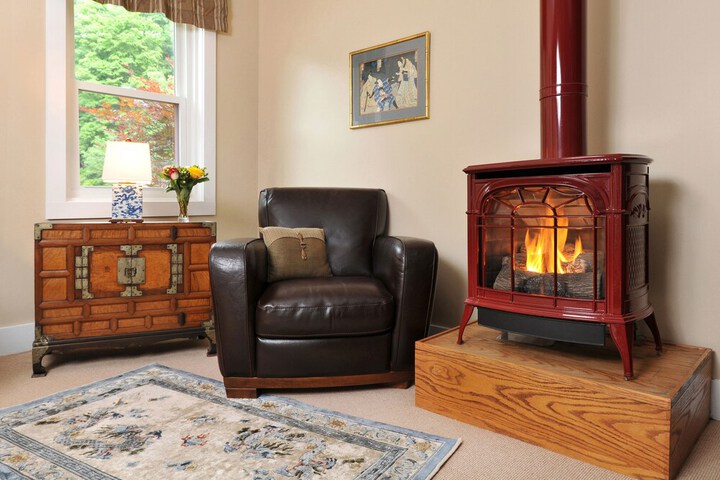 1795 Acorn Inn B & B