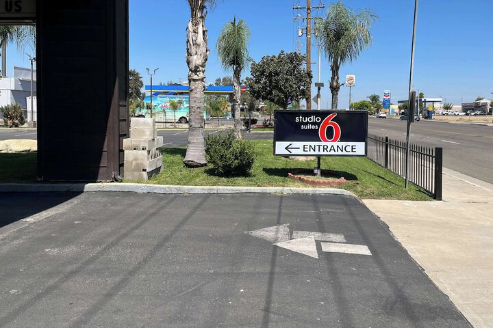 Studio 6 Suites Delano CA
