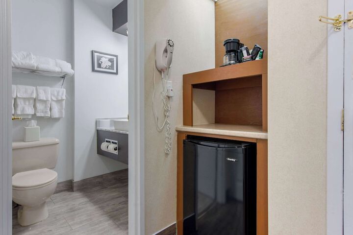 Room 17 of 52