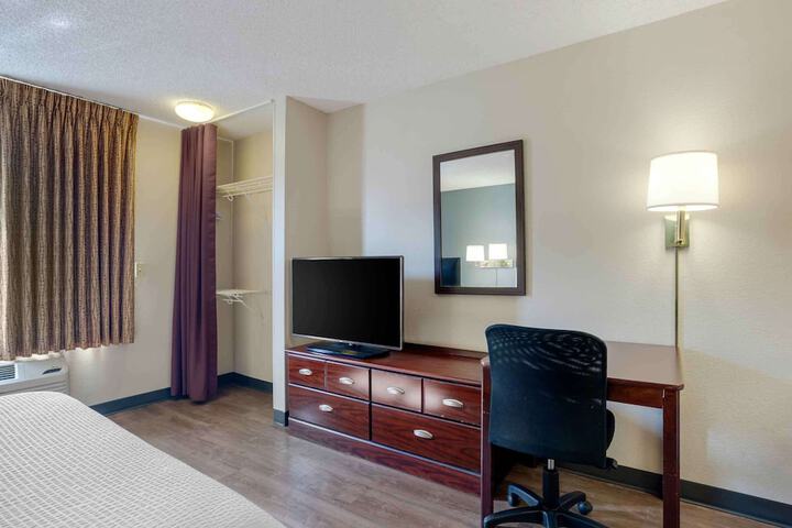 Room 14 of 32