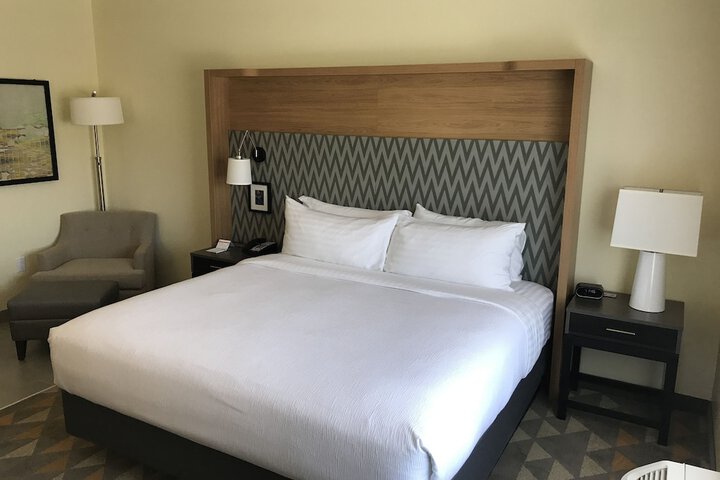 Holiday Inn & Suites Arden - Asheville Airport by IHG