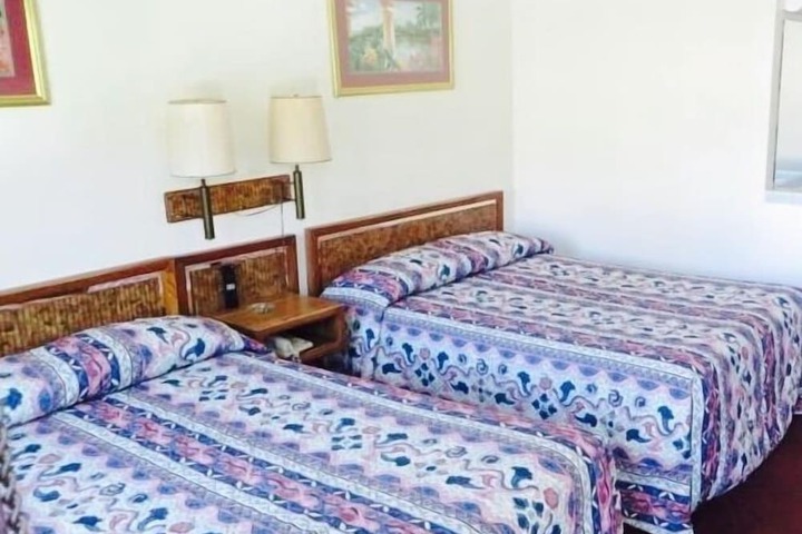 Room 4 of 11