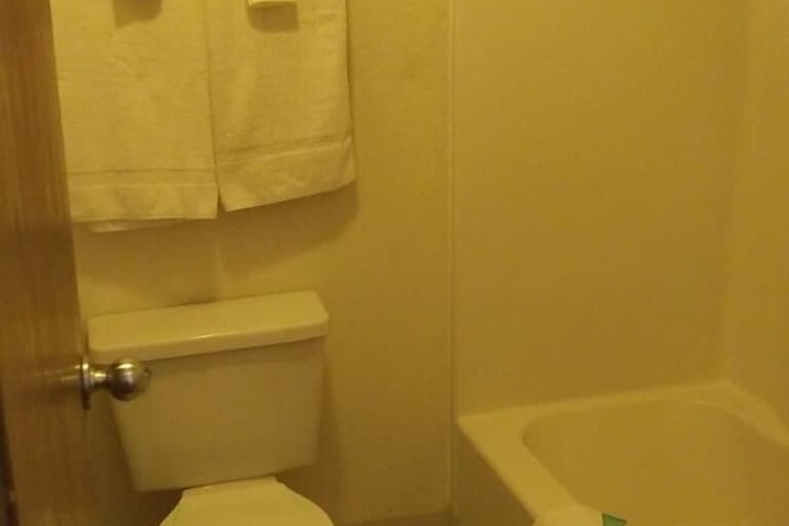 Room 11 of 14