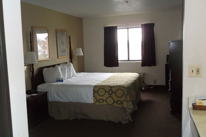Room 16 of 36