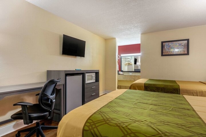 Room 9 of 30