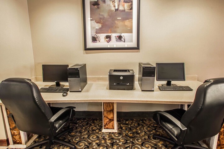 Business Center 37 of 41
