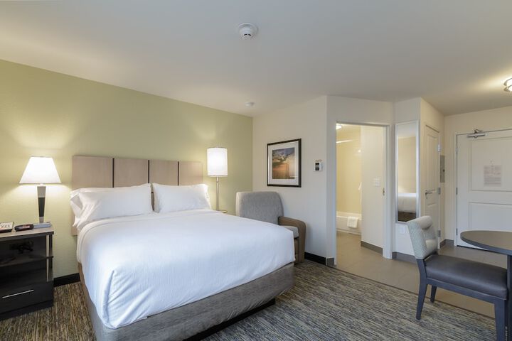 Room 18 of 38