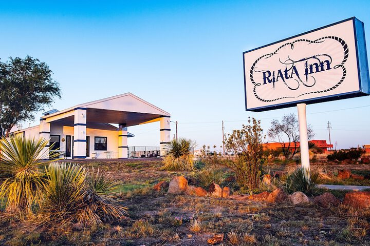 Riata Inn