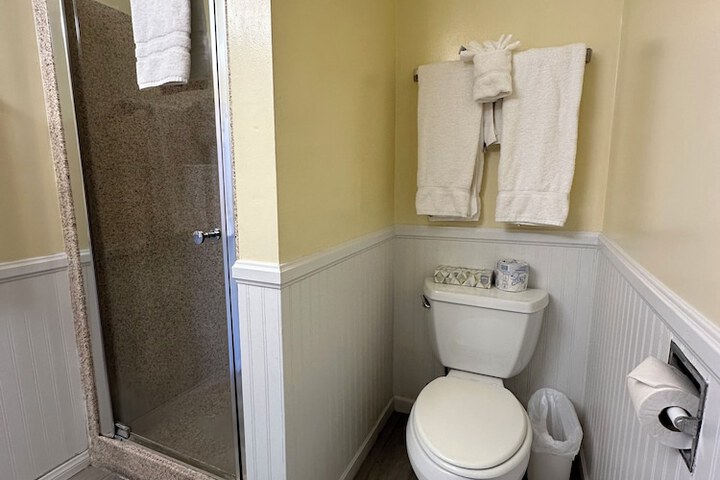 Room 25 of 41