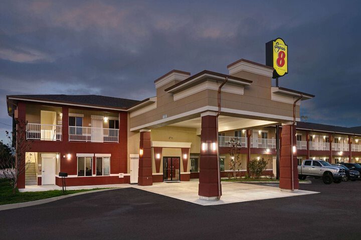 Hotel 2 of 27