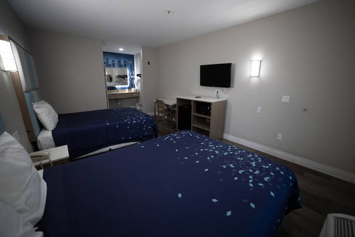 Room 27 of 67