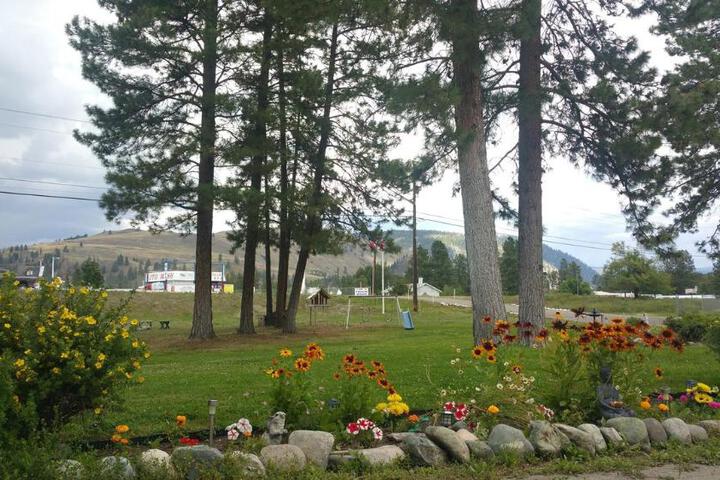 Evergreen Motel