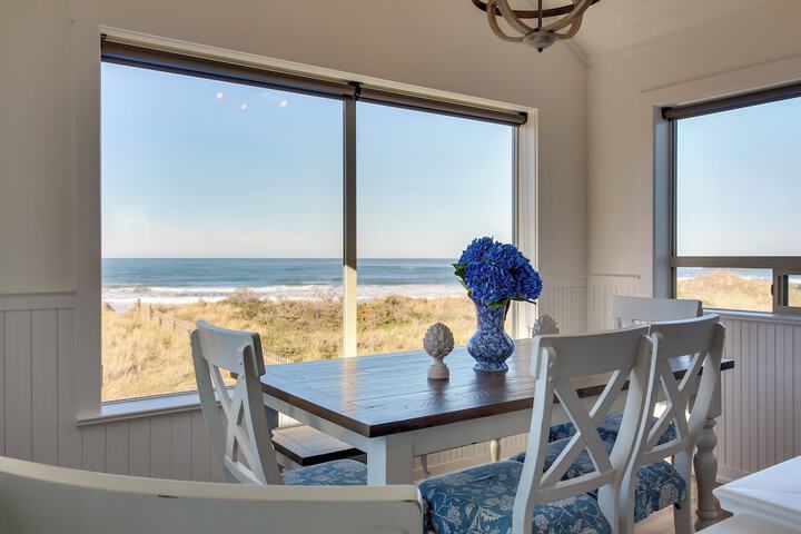 Beachfront Bandon Vacation Rental w / Ocean View!