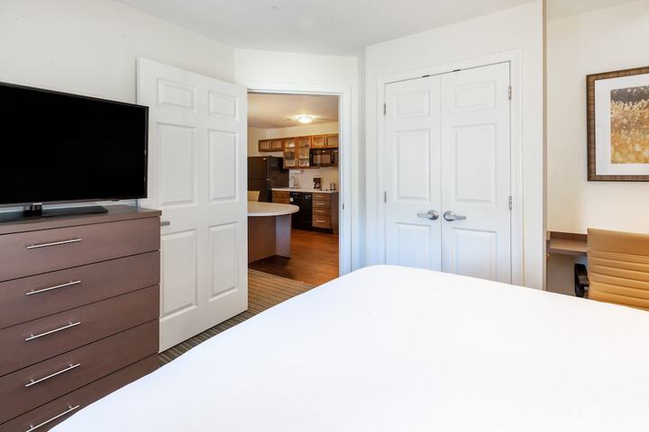 Candlewood Suites West Springfield by IHG