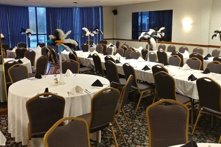 Ballroom/Hall 25 of 30