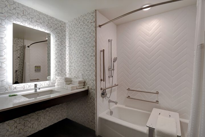 Holiday Inn Erie by IHG