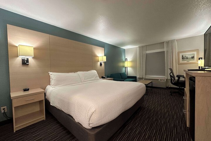 Room 14 of 21