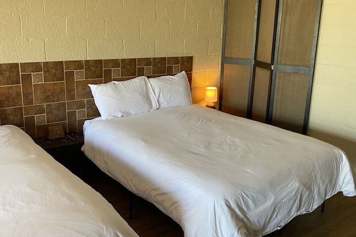Room 25 of 37