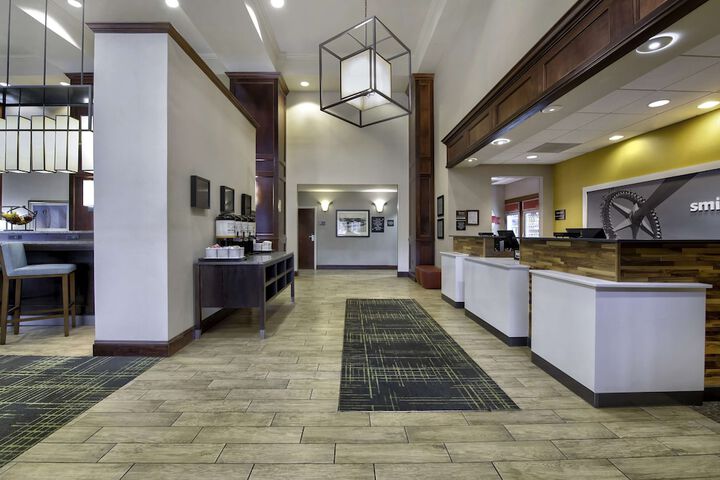 Business Center 32 of 33