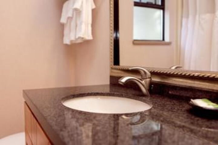 BEST WESTERN PLUS Coquitlam Inn Convention Centre