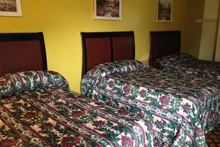 Room 15 of 22