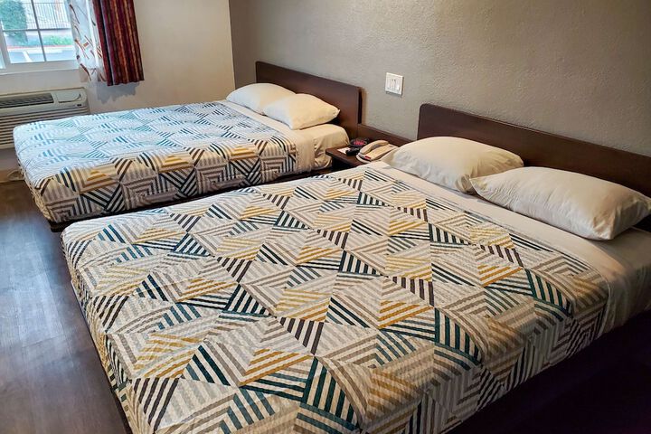 Room 33 of 35