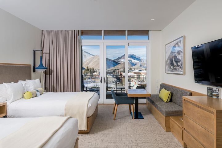 Room 28 of 105