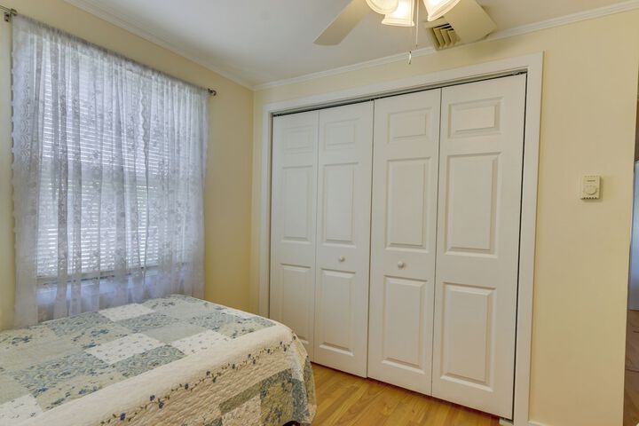 Cozy Westbrook Vacation Rental - Walk to Beach!
