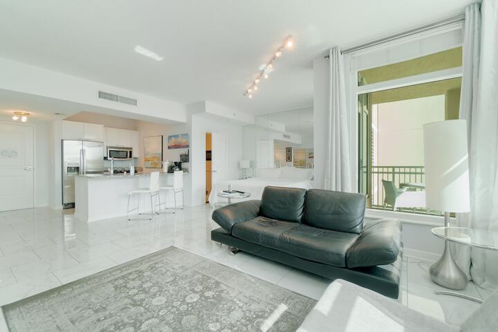 Casa Costa 308s Studio Pools, Jacuzzi, Beach, Shops & Dog Friendly