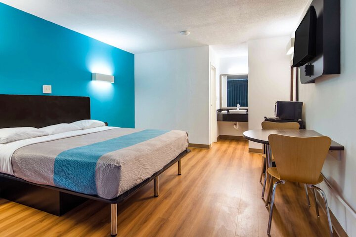 Room 22 of 25