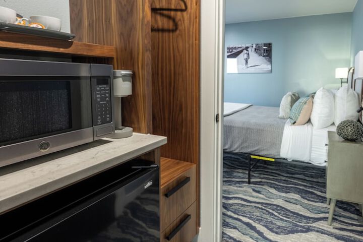 Room 118 of 176