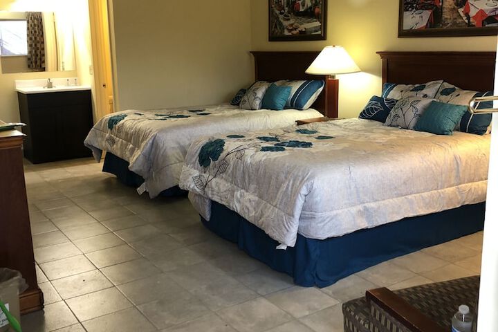 Room 32 of 63