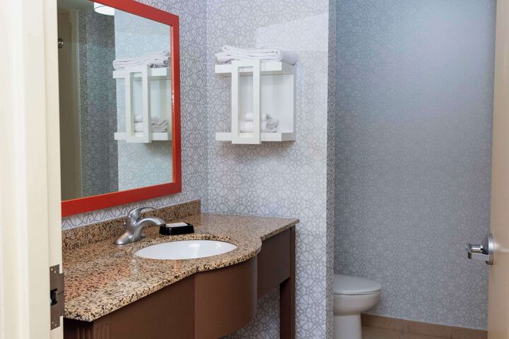 Hampton Inn & Suites Riverton