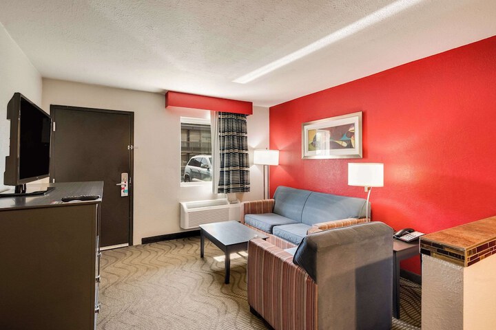 Room 21 of 65