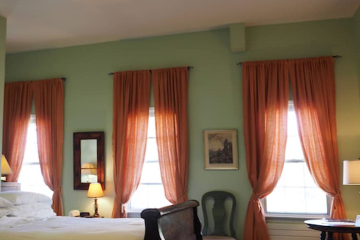 Room 186 of 238