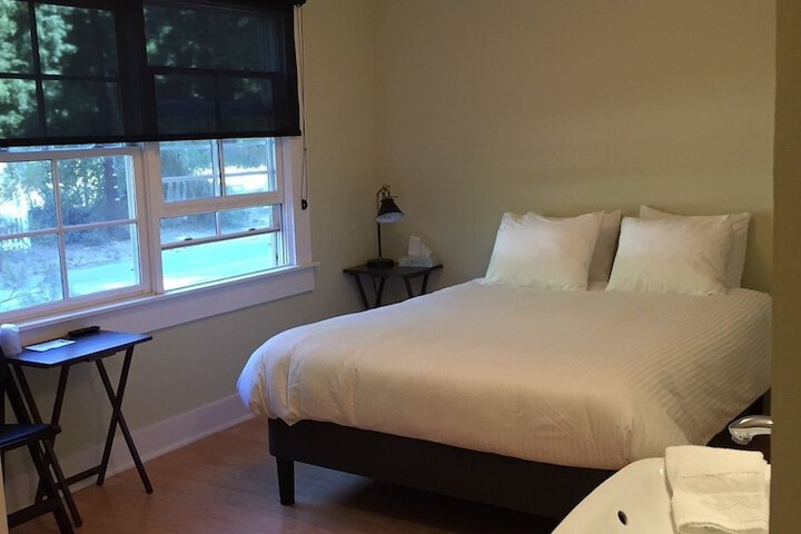 Room 18 of 25